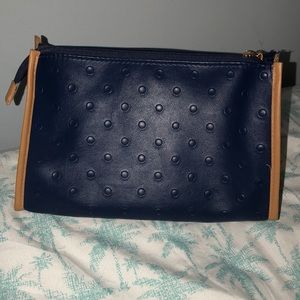 Estée Lauder makeup bag